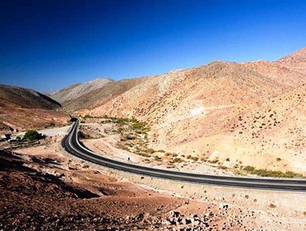 <p>Arica-Iquique Yolu, Şili<br />
Hız yapanların birçoğunun ölümüne sebep olan yol.</p>
