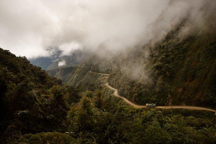 <p>Kamyoncularla seyahat eden fotoğrafçı 'Ölüm Yolu'nu kare kare görüntüledi.</p>

<p> </p>
