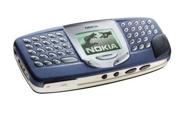 <p>Nokia 5510</p>

<p>Nokia'nın apayrı bir tasarıma sahip olan telefonu 5510 ortadaki monokrom ekranın iki tarafında bulunan klavyesiyle dikkat çekiyordu.</p>
