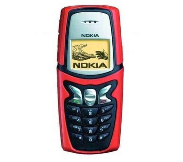 <p>Nokia 5210</p>

<p>2002 yılında satışa sunulan Nokia 5210 gelişmiş kasasıyla özellikle telefonunu sık sık düşürenlere özel tasarlanan bir cihazdı.</p>
