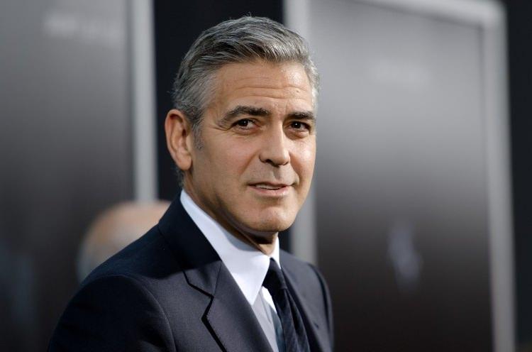 <p>Binlerce yıldır mükemmel güzelliğin gizli formülü olduğu düşünülen <strong>altın orana göre George Clooney</strong> erkek ünlüler arasında en orantılı yüze sahip. </p>
