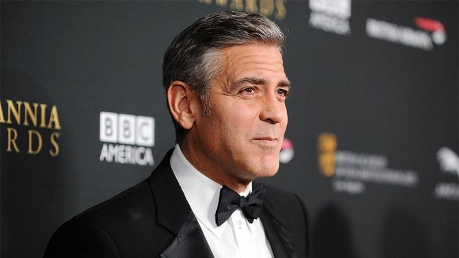 <p>56 yaşındaki George Clooney'in yüz hatları altın orana uyuyor.</p>
