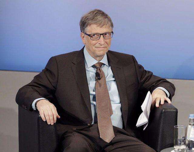 <p>1- Bill Gates / 86 milyar dolar </p>

<p>Microsoft - ABD</p>
