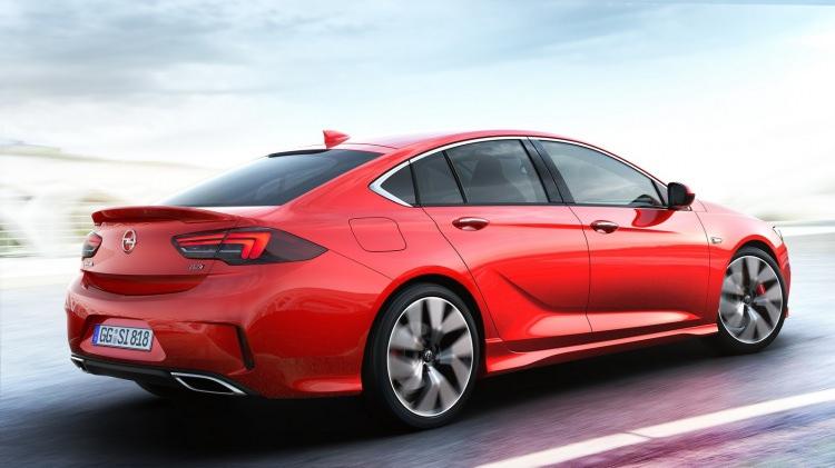 <p>Opel, performansa dayalı dört çekişli 260 beygirlik yeni Insignia GSi modelini Frankfurt otomobil Fuarı'nda ilk defa sahneye çıkaracak.</p>