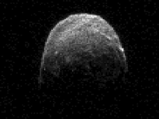<p>Kuzey İrlanda'daki Armagh Gözlemevi'nden Mark Bailey, yaklaşık 2 kilometre uzunluğundaki asteroidin Ay ve Dünya arasındaki mesafeden 28 kat daha uzaklıktan geçeceğini kaydetti.</p>

