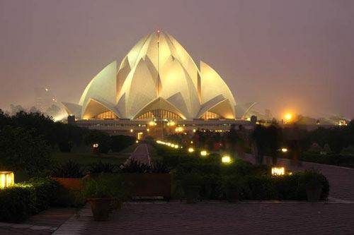 <p>(Delhi,-Hindistan)</p>
