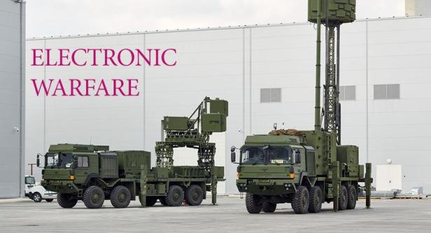 <p>KORAL ED Sistemi radar yayınları için tespit, teşhis, yön bulma fonksiyonlarını yerine getirirken KORAL ET Sistemi hedef radarların karıştırılıp aldatılmasını ve iş yapamaz hale getirilmesini sağlıyor. Bu nitelikleriyle Koral Sistemi hedef ülkelerin hava savunma sistemlerinde önemli bir zafiyet oluşturacak.</p>
