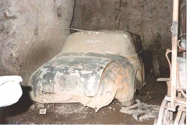 <p>3 yıllık bir çalışma sonucunda Aralık 2015'te Galleria Borbonica müze olarak ziyaret edilebilir bir hale getirildi.</p>
