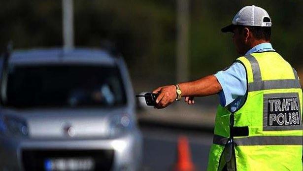 <p>Trafik Cezaları -Kırmızı ışıkta geçme </p>
<p>2014: 172 TL <br />
2015: 189 TL </p>