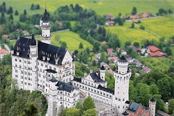 <p>Almanya - Neuschwanstein Kulesi - Schwangau - Rüya Kent</p>