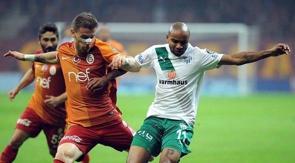 <p><strong>SERDAR SERGIO RAMOS OLABİLİR </strong></p>
<div> </div>
<div>26 yaşından sonra Sergio Ramos olmak kolay değil. Sağlığında bir problem olmazsa da olabilir neden olmasın. Serdar iyi oyuncu. Fenerbahçe maçındaki eleştirilerde ona değildi. O kadar sakatlıktan çıktıktan sonra ilk maçına Fenerbahçe ile çıkarılmasıydı.</div>