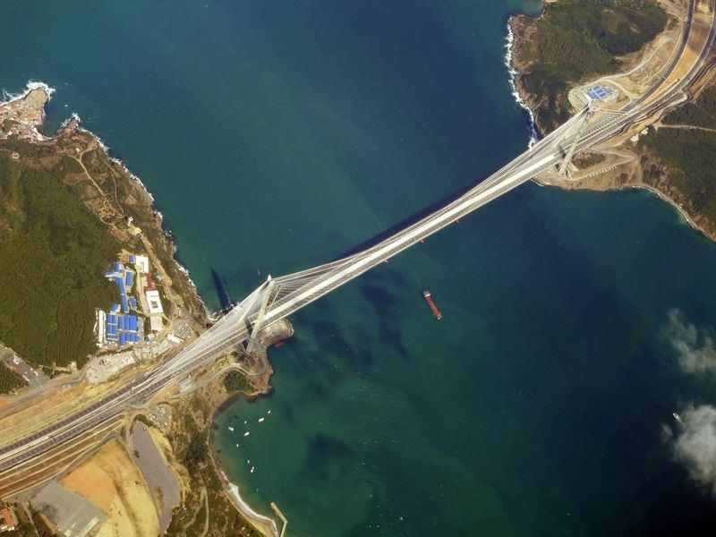 <p>Açılışı 26 Ağustos’ta gerçekleştirilecek Yavuz Sultan Selim Köprüsü’nde son hazırlıklar tamamlandı.</p>

<p> </p>
