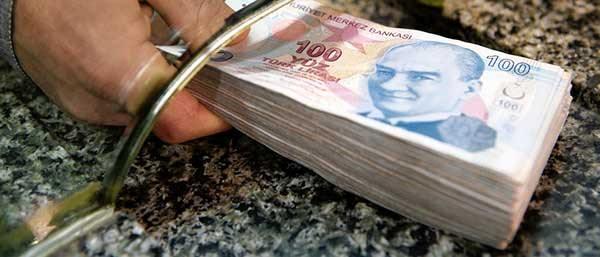 <p>Emekli aylıklarına göre kademelendirme yaptıklarını anlatan Bakan Soylu, </p>
