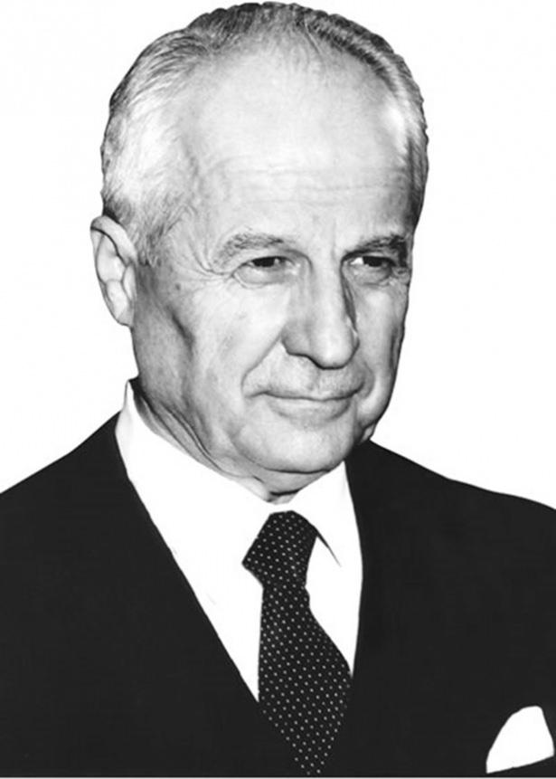 <p>''ASMAYALIMDA BESLEYELİM Mİ?''</p>

<p>171 kişi sorgularda ve cezaevi işkencelerinde can verdi, 49 kişi idam edildi.</p>

<p>Kenan Evren'in o dönem idama karşı kampanya düzenleyenlere söylediği "Asmayalım da besleyelim mi?" sözleri tarihe geçti.</p>
