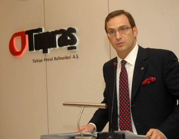 Mehmet Ömer Koç SERVETİ: 1,1 MİLYAR DOLAR SERVET KAYNAĞI: KOÇ HOLDİNG YAŞI: 51 DOĞUM YERİ: ANKARA