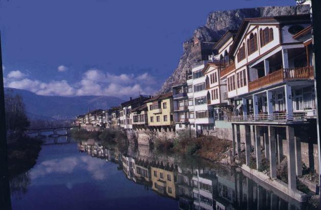 <p><strong>Amasya </strong>-0,9</p>