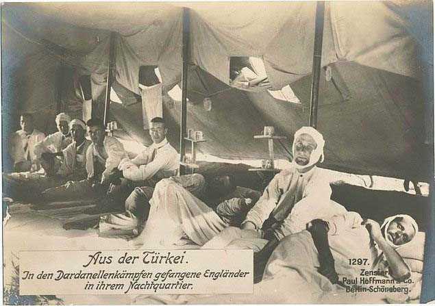 <p> Çanakkale Savaşı sırasında İngiliz esirler, Türkiye.</p>