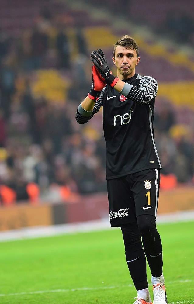 <p>-Kendine gelen Galatasaray,bana gelmeyen sen.</p>