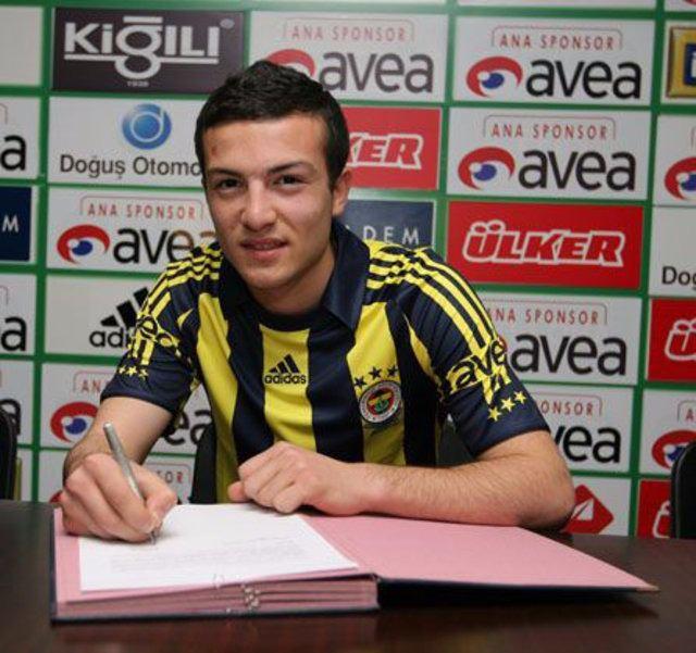 <p>Özgür Çek | Ankaragücü'nden transfer edildi | 1.5 milyon euro</p>