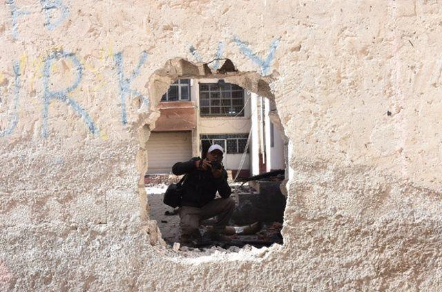 <p>Mahallelerde var olduğu iddia edilen sivillerin tahliye edilebilmesi için daha önce 5 kez açılan güvenlik koridoruna ek olarak 26 Şubat'ta son kez güvenlik koridoru oluşturulmasına rağmen söz konusu bölgede çıkış olmadı.</p>

<p> </p>
