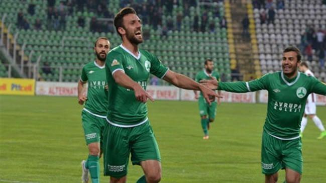 <p>Gençlerbirliği (GELENLER)<br />
<br />
Kaleci 34 Nihat Şahin Mersin İ.Y. 44 Taha Cengiz Demirtaş Hacettepespor Savunma 8 Orhan Şam Kasımpaşa 23 Alaaddin Okumuş Hacettepespor Orta saha 14 Aleksandar Scekic Bokelj 11 Marko Milinkovic S.Bratislava 27 Dieudonne Gbakle Metz Cosmin Matei Atromitos 19 Samuel Owusu Radnik Forvet 9 Vedat Muriqi Giresunspor</p>
