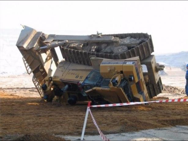 <p>Günlük 240 bin ton kömür kazma kapasitesine sahip olan Bagger 288 16,5 megawatt elektrik enerjisiyle çalışıyor.</p>

<p> </p>
