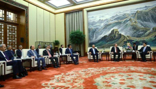 <p>Cumhurbaşkanı Recep Tayyip Erdoğan, Çin Halk Cumhuriyeti'nin başkenti Pekin'de Ulusal Halk Kongresi Başkanı (Meclis Başkanı) Zhang Dejiang ile görüştü.</p>
