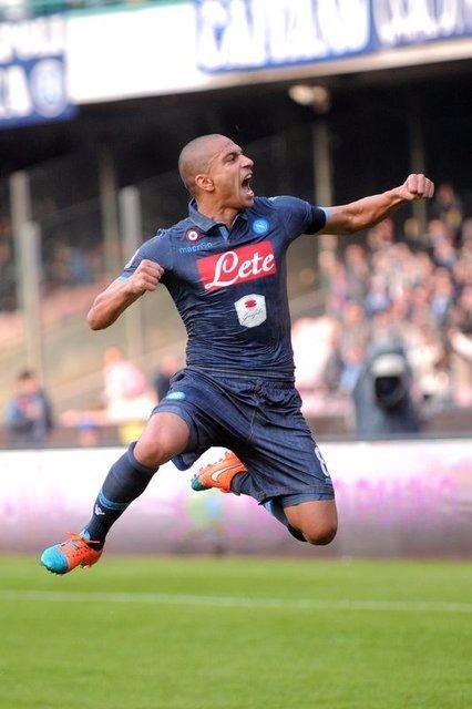 <p>Daha önce görüşülen Gökhan İnler için Fiorentina'nın devreye girmesi ve Leicister City'in Napoli'ye 4.5 milyon Dolarlık teklif sunması, bitme aşamasına gelen transferin zora girmesine neden oldu. Yine de bu futbolcu ile temaslarını sürdüren yönetim, Gökhan İnler'den umudunu kesmiş değil.</p>

<p> </p>
