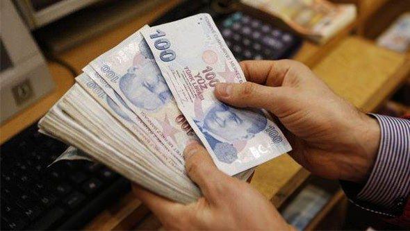 <p>7- BES’e katkı payları nasıl ödenecek?<br />
<br />
İşveren, her ayın başında, çalışanı için ödediği maaştan kesinti yapıp, en geç ertesi günü emeklilik planına aktaracak. İşverenin katkı payını geciktirme hakkı yok.</p>
