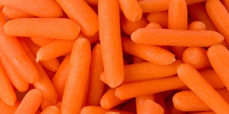 <p>Bu işlemler ve plastik poşette kalma süresi havucun hem besin değerini düşürüyor hem de sağlığa zararlı hale getiriyor.</p>