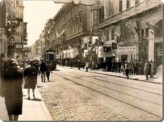 <p>1928 - İstiklal Caddesi</p>
