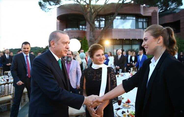 <p>Sibel Can</p>
