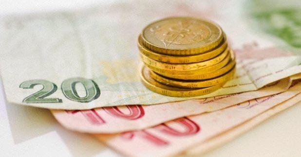 <p>27- Fon işletim gideri kesintisi oranı ne olacak?Kesinti oranları henüz belirlenmedi. Mevcut BES uygulamasında fonuna göre yıllık yüzde 1,09 ile yüzde 2.28 arasında fon işletim gideri kesiliyordu. Otomatik katılımda bu oranlar kalabilir ya da bu uygulamaya yönelik yeni oranlar belirlenebilir.</p>
