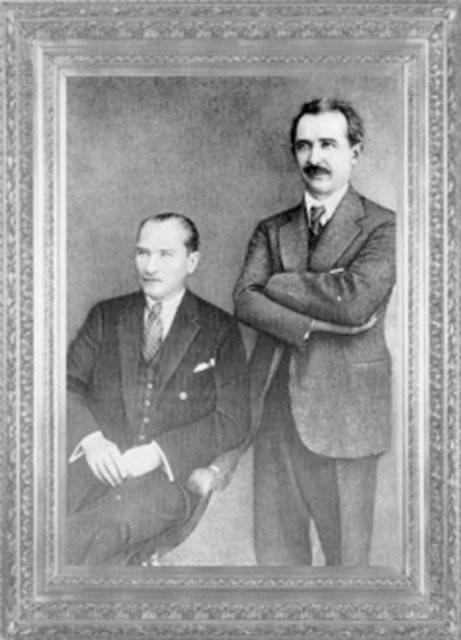 Gazi Mustafa Kemal, yakın silah arkadaşı İsmet Paşa ile (1923)