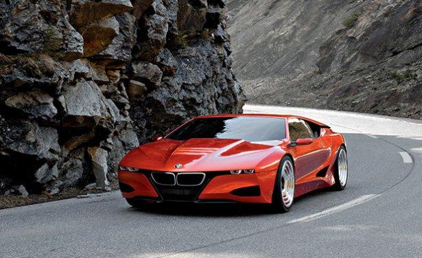<div>M1’in yarışlara katılabilmesi için, firmanın motor sporları departmanının, en az 400 adet yol versiyonunu üretmiş olması gerekliydi. Düşük sayıda üretilecek araç için, BMW, 1976 yılında Lamborghini ile anlaşma yaptı. Ancak finansal sıkıntı yaşayan Lamborghini aracı üretemedi.</div>

<div> </div>
