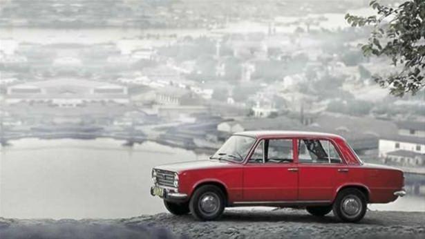 <p>lk kez Los Angeles Otomobil Fuarı'nda sergilenen, bir dönem ülkemizde 'Hacı Murat' adıyla ünlenen Fiat 124, 2016 modeli ile mühteşem bir dönüş yaptı.</p>