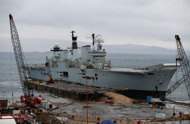 <p>22 bin ton ağırlığa sahip olan ve 32 yıl boyunca İngiliz ordusunda kullanılan uçak gemisi türünün kalan son örneğiydi. </p>

