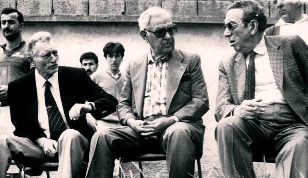<p>Türk futbolunun efsane başkanı 13 Ağustos 2014 Çarşamba günü hayata gözlerini yumdu...</p>
