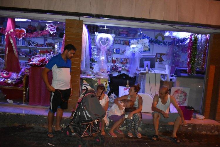 <p>Afet ve Acil Durum Yönetimi Başkanlığının (AFAD) internet sitesinde yer alan bilgiye göre, Gökova Körfezi'nde saat 01.31'de 6,3 büyüklüğünde deprem kaydedildi.</p>