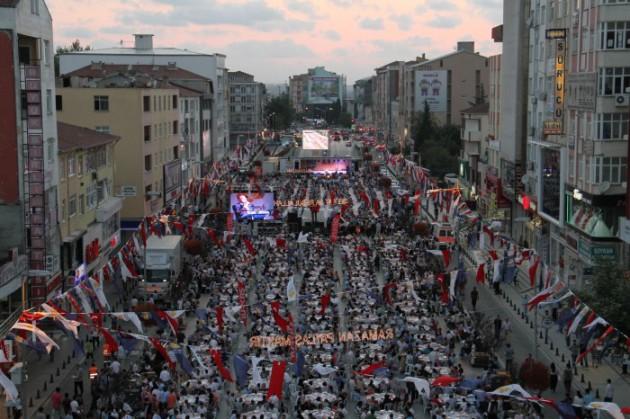 Sultanbeyli'de Ramazn coşkusu meydana sığmadı