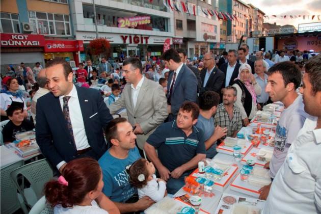 Sultanbeyli'de Ramazn coşkusu meydana sığmadı