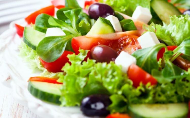 <p>İnce bir dilim kepek ekmeğini de öğününüze ekleyebilirsiniz. Böylece kaslarınıza gerekli protein kaynaklarını sağlamış olursunuz.</p>