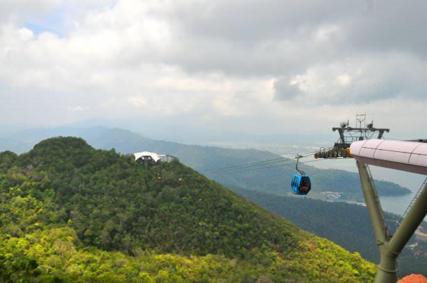 <p><strong>Turumuza deniz seviyesinden 708 metre yükseklikteki Gunung Machinchang’a çıkarak başlıyoruz. </strong></p>
