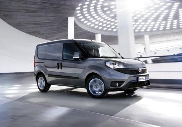 <p>Fiat Yeni Doblo 45 bin 200 TL. 30 bin TL'lik kısmı için 15 ay faizsiz ya da 24 bin TL'lik kısmı için 20 ay faizsiz kredi sunuluyor.</p>