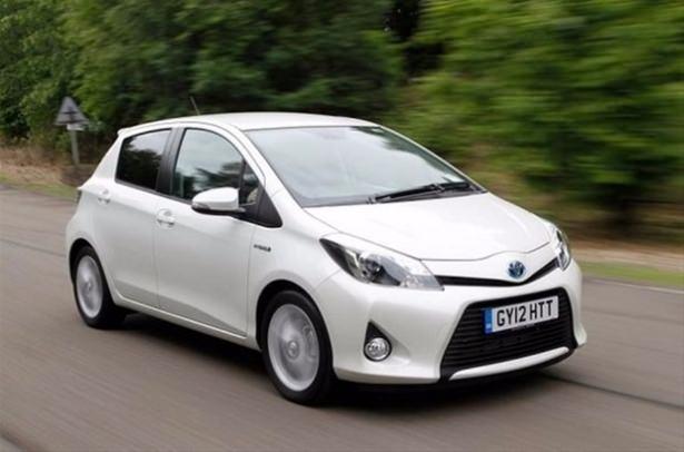 <p><strong>42 Toyota Yaris 1.5 Hybrid CVT 75HP</strong><br />
Yakıt tipi: Dizel<br />
Ortalama yakıt Tüketimi(100km): 4.6 litre</p>