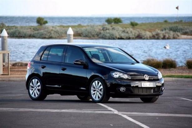 <p><strong>40 Volkswagen Golf 1.6 TDI 105HP</strong><br />
Yakıt tipi: Dizel<br />
Ortalama yakıt Tüketimi(100km): 4.6 litre</p>