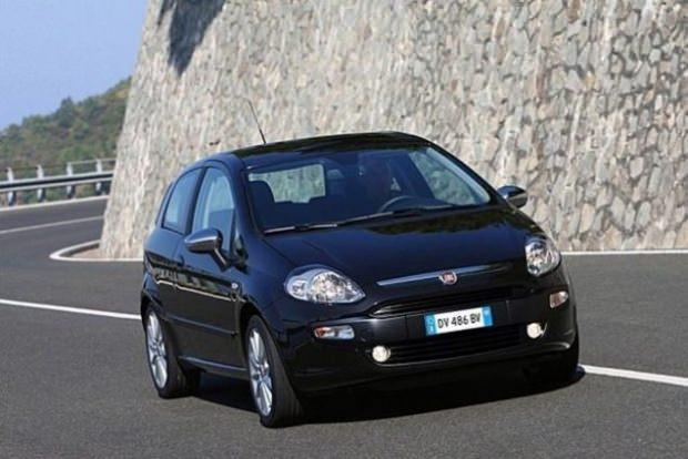 <p>58 Fiat Punto 1.3 Multijet 95HP</p>

<p>Yakıt tipi: Dizel</p>

<p>Ortalama yakıt Tüketimi(100km): 4.7 litre</p>
