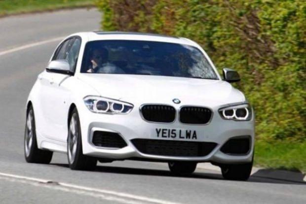 <p>55 BMW 1 116D</p>
<p>Yakıt tipi: Dizel</p>
<p>Ortalama yakıt Tüketimi(100km): 4.7 litre</p>