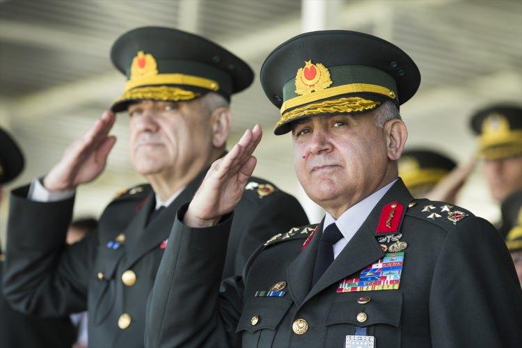 <p>Törene katılarak 54 yaşında asker olma imkanı bulan Allahverdi Türkan'ın kız kardeşi Bulut Doğan da ağabeyini izlerken çok duygulandığını ifade etti. Doğan, törenin düzenlenmesinde emeği geçenlere teşekkür etti.</p>

<p> </p>

