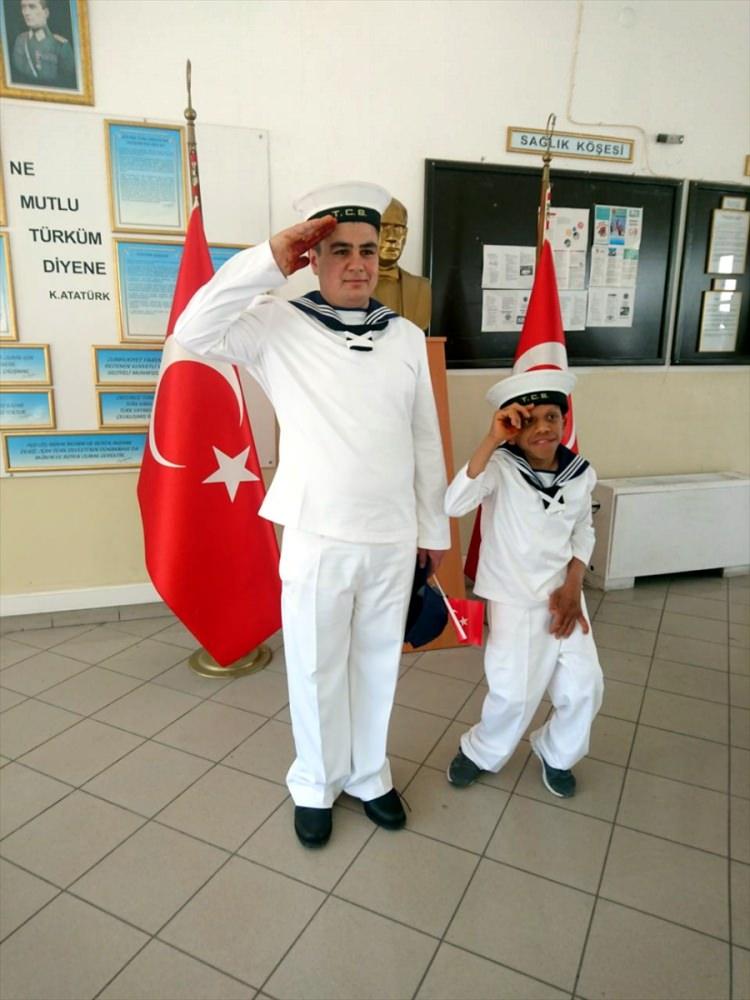<p>Antalya, Muğla ve Burdur'da engelli vatandaşlar bir günlüğüne asker olmanın heyecanını yaşadı.</p>

